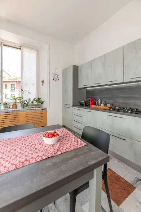 Apartment La Casa Di Ross Italy